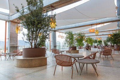 Urban Roof Garden: Στο ολοκαίνουργιο spot του The Mall Athens πίνεις καφέ και ροφήματα με θέα την Αθήνα