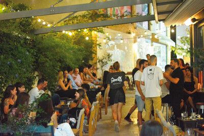 Fools: Το fine drinking προσγειώθηκε σε ένα street bar στο Μαρούσι