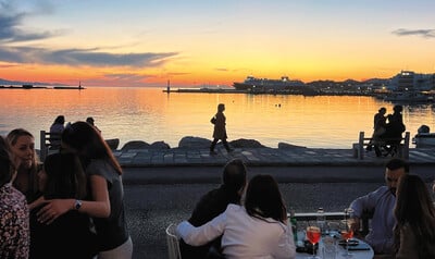 Cardoon: Σημείο καθημερινής συνάντησης στη Χώρα της Τήνου