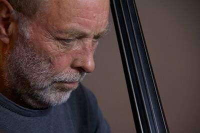 Dave Holland: Ο θρύλος της τζαζ Ντέιβ Χόλαντ έρχεται στο Ηρώδειο