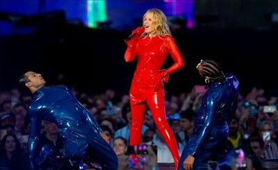 H Kylie Minogue στο Release είναι η πιο ποπ εμπειρία που μπορείς να ζήσεις φέτος στην Αθήνα