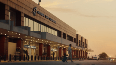 Στη νέα καμπάνια της Fraport Greece, η αληθινή εμπειρία ταξιδιού ξεκινά από το αεροδρόμιο