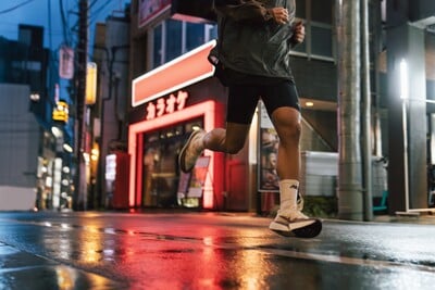 FuelCell Rebel: Η New Balance μόλις λάνσαρε το πιο γρήγορο παπούτσι της