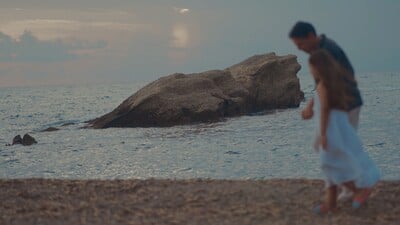 Το “Sea Wall” του Simon Stephens παρουσιάζεται για πρώτη φορά στην Ελλάδα σε σκηνοθεσία Απόστολου Τζίμα