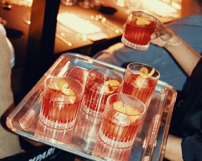 Τhe Campari Hotel: Μια ατμοσφαιρική νύχτα στην καρδιά της πόλης για την έναρξη του Negroni Week