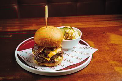 Po’ Boys: Καπνιστά κρέατα και American vibe που αλλάζουν όσα ήξερες για το μπέργκερ