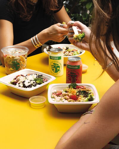 Katsika: Ήρθε στο Παγκράτι και μας καλεί να μασάμε αργά