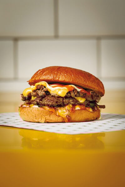 NOB BURGER: Το πιο «not ordinary» μπέργκερ της πόλης ετοιμάζεται να εξαπλωθεί