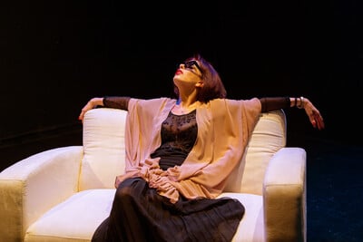 «Ο ουρανός κατακόκκινος» της Λούλας Αναγνωστάκη & «Ο δικός μου χειμώνας» της Πολύνας Ευτυχίας Γκιωνάκη