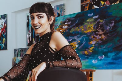 Αθηνά Παππά: Dream pop τέχνη που ενώνει φύση, συμβολισμό και θηλυκή ενδυνάμωση