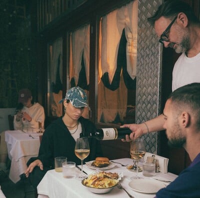 Το F*Smashing επιστρέφει με τη street bistrot εκδοχή του στο κέντρο της Αθήνας