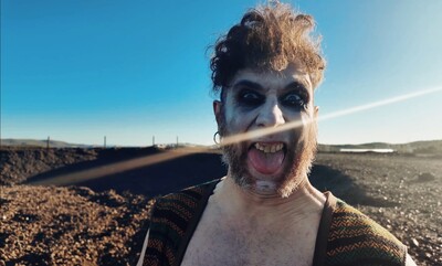 Resital Dostoevsky: Μια σκοτεινή, σαρκαστική παράσταση στα όρια κωμωδίας και τραγωδίας