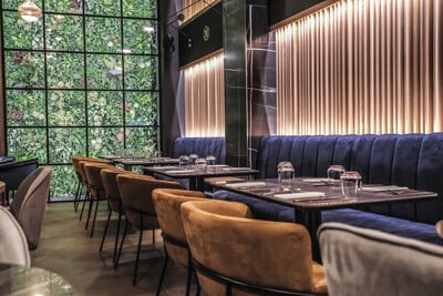 Amber Athens: Καθημερινή στάση σε έναν χώρο με υψηλή αισθητική και ελληνική γευστική ψυχή