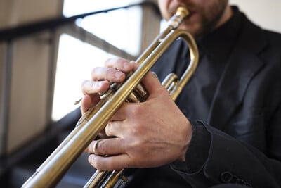 Jazzèt on Classical: Ένα ντουέτο που υπόσχεται να φωτίσει τις γιορτές με ήχους μαγείας