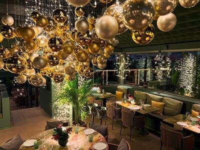 Γιορτές με γεύση, θέα και αθηναϊκή λάμψη στο 10 Urban Roof