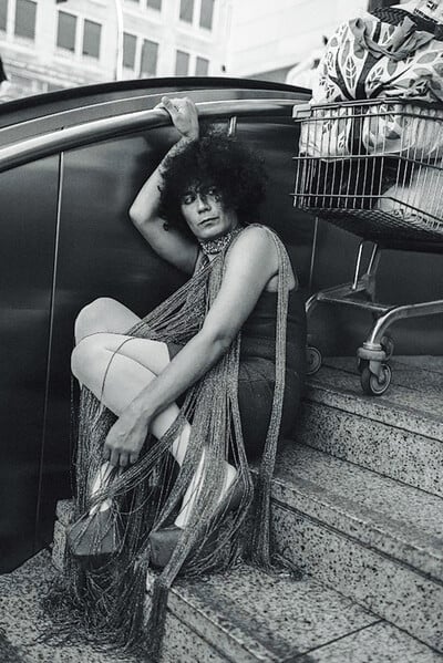 Άζζα του Βλάσση Χρυσικόπουλου: Mια γαζέλα σ’ έναν κόσμο λιονταριών