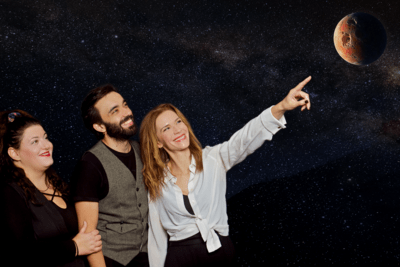 «Κέλλυ»: Αγνή Χιώτη και Βασιλική Βλάχου ενώνουν θεατρικά τις δυνάμεις τους