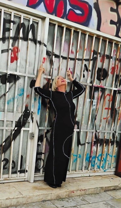 Η Καμμία: Μια παράσταση που εμπλέκει το κοινό με τρόπο εντελώς προσωπικό