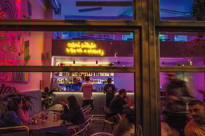 Κουλ Άθενς: Απογευματινό ποτό στο πιο κουλ στέκι της Καλλιθέας