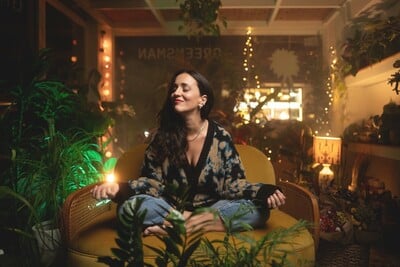 «Αιώνιες Γυναίκες»: Η Ευτυχία Μητρίτσα επιστρέφει στη σκηνή του Theatre of the NO