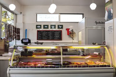 Το Παραδοσιακόν Κρεοπωλείον-Παντοπωλείον: Ένας χώρος που σε κάνει να χαίρεσαι να μαγειρεύεις