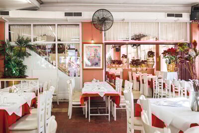 Ταβέρνα ο Τάσος: Η ιστορία του καλού ελληνικού φαγητού στα δυτικά προάστια