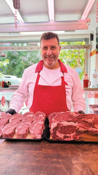 Κρεοπωλείο «ο Γιάννης»: Η οικογένεια που φροντίζει το καθημερινό μας τραπέζι