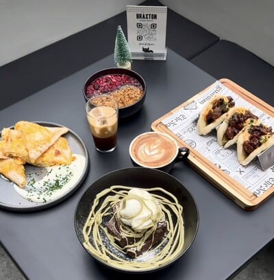 Braxton: Το brunch spot στον Άγιο Δημήτριο που γίνεται εύκολα συνήθεια