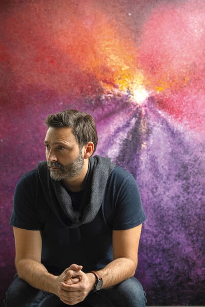 «Αθέατη Ύλη»: Η αφαίρεση ως εικαστική στάση στη νέα έκθεση του Σταύρου Δίτσιου