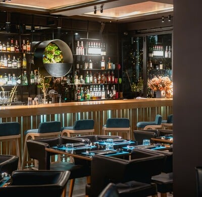 AOMI Sushi Cocktail Bar: Εκεί όπου η ιαπωνική κουζίνα συναντά τη μεσογειακή φινέτσα