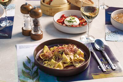 Okio Zea: Νέα all-day αύρα στη Μαρίνα Ζέας