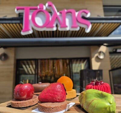 Tolis Sweets ’n’ Eats: Το viral «Bασίλειο των Φρούτων» στη Νίκαια