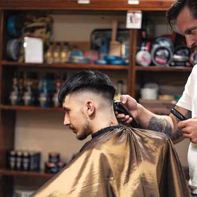 Peaky Barbers: Στο Κουκάκι το grooming είναι μια ολόκληρη εμπειρία