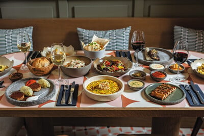 Yphes: Ένα αυθεντικό bistro με αθηναϊκό αέρα και μεσογειακή κουζίνα