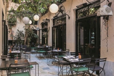 Psyche: Το μυστικό wine bar της Ερμού ανοίγει την ψυχή σου