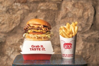 Pax Burgers: Οι locals έγιναν πιστοί οπαδοί της γεύσης τους