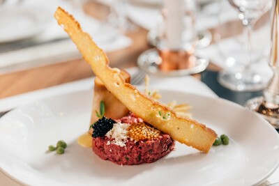 Beef steak tartare με μεδούλι