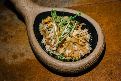 Noodles ρυζιού, γαρίδες, φύτρες φασολιού και αυγό (Pad Thai)