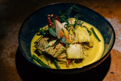 Noodles ρυζιού με φρέσκο ψάρι και σάλτσα κάρυ (Kano Jeen curry noodles)