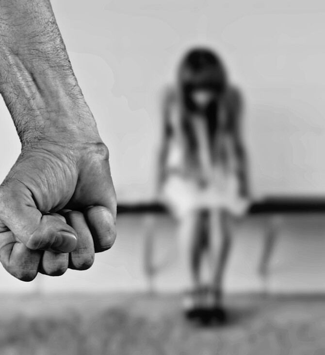 Βρετανία: Η ενδοοικογενειακή βία σκοτώνει 15 φορές περισσότερους από την τρομοκρατία