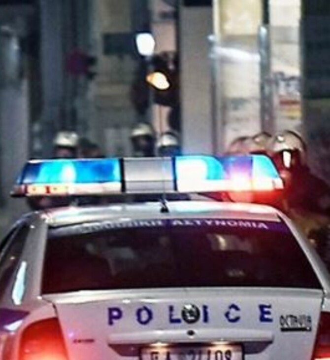 Βανδαλισμοί στο κέντρο της Αθήνας - Ζημιές σε καταστήματα στην Μητροπόλεως