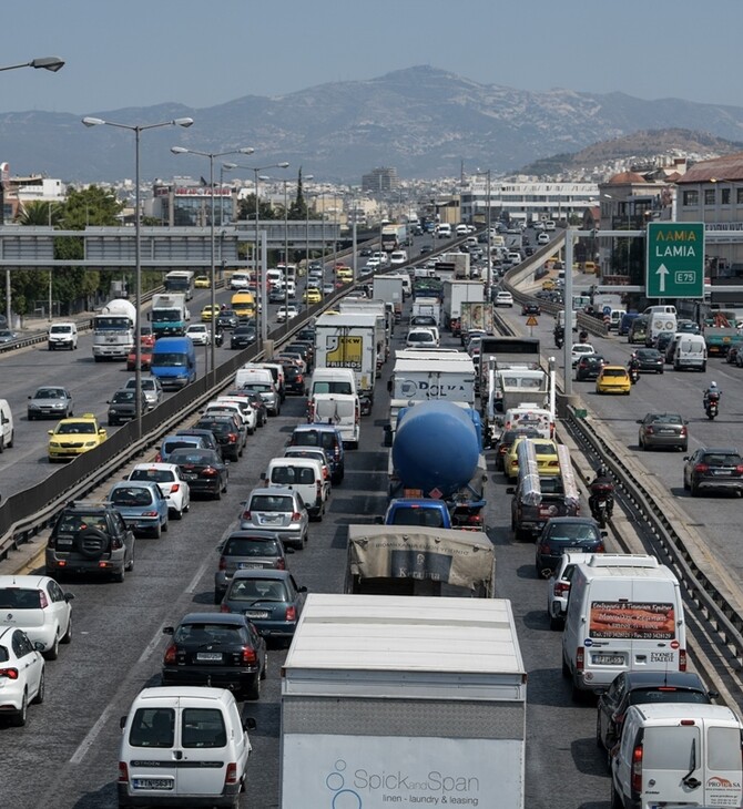 Κυκλοφοριακό χάος στον Κηφισό μετά από σύγκρουση φορτηγών