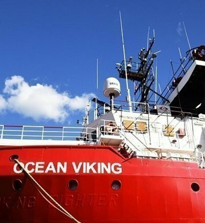 Ocean Viking: Πήρε άδεια να αποβιβάσει 403 πρόσφυγες και μετανάστες στην Ιταλία