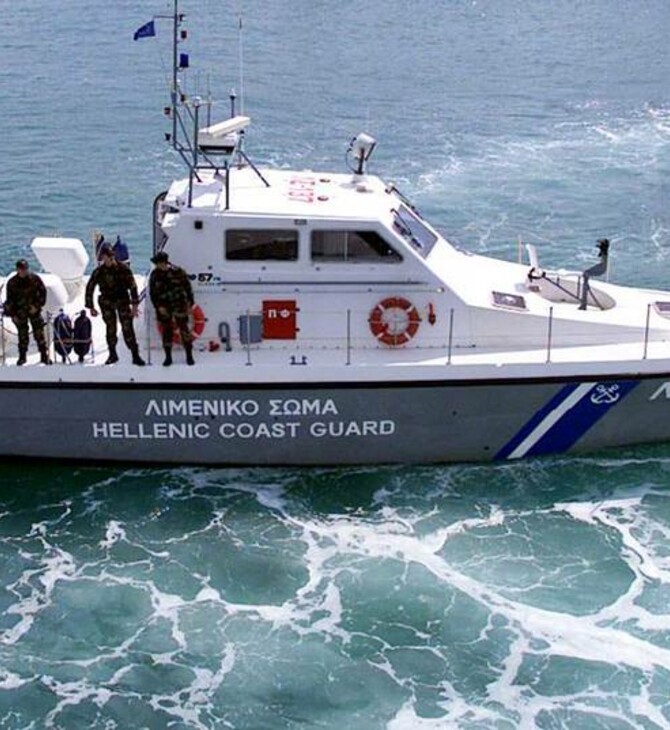 Πέραμα: Βρέθηκε ο 15χρονος που είχε πέσει στη θάλασσα για να γλυτώσει τη σύλληψη