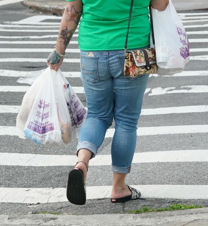 Η Νέα Υόρκη απαγορεύει την πλαστική σακούλα μίας χρήσης