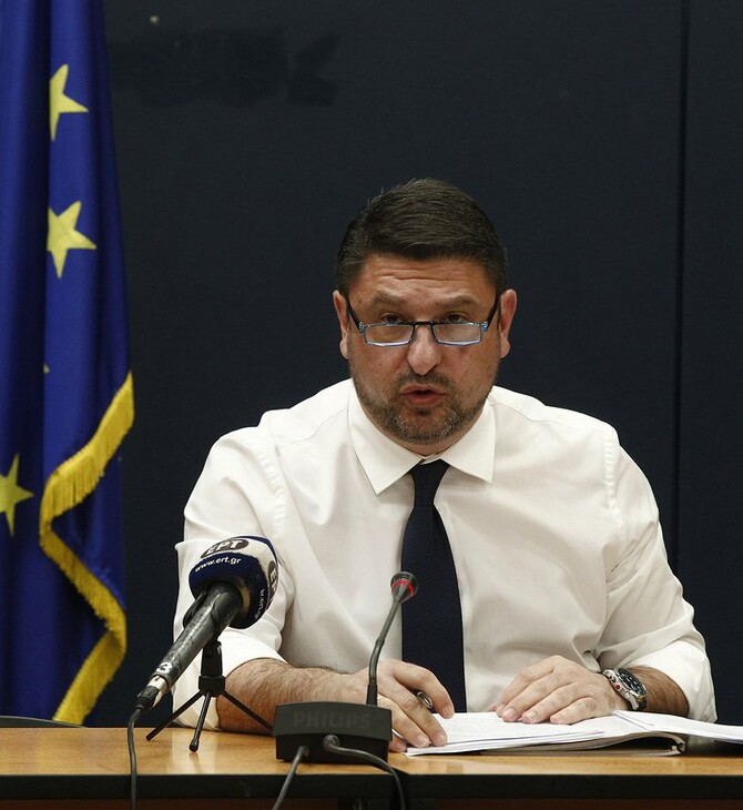 Χαρδαλιάς: Απαγορεύθηκαν οι δημόσιες συναθροίσεις 10 και άνω ατόμων - 1.000 ευρώ το πρόστιμο