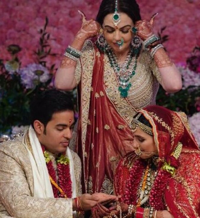 Το διεθνές τζετ σετ στον γάμο του γιου του πλουσιότερου ανθρώπου στην Ινδία