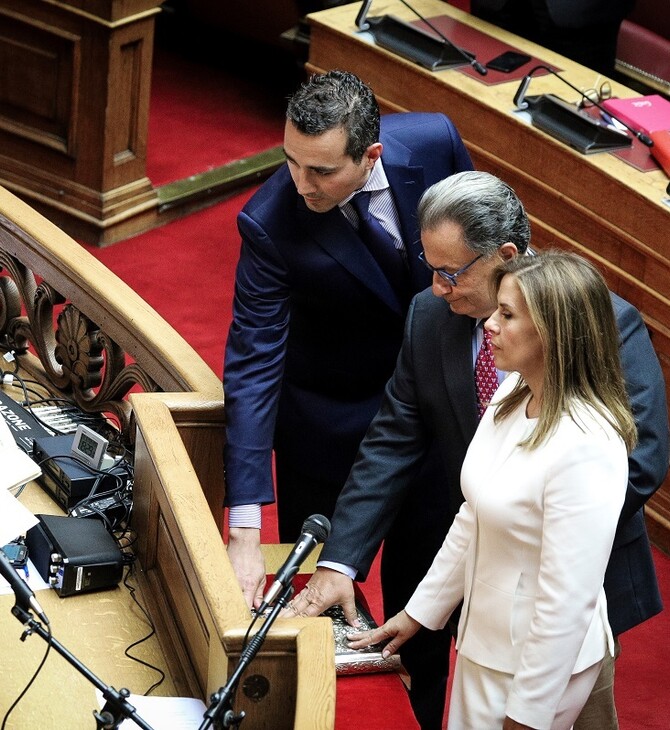 Βουλή: Ορκίστηκαν οι νέοι βουλευτές Ράπτη, Παναγιωτόπουλος και Νυφούδης