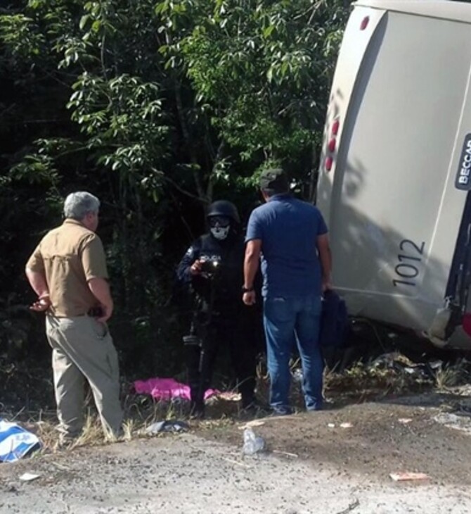 Ανετράπη λεωφορείο στο Μεξικό - Έντεκα νεκροί