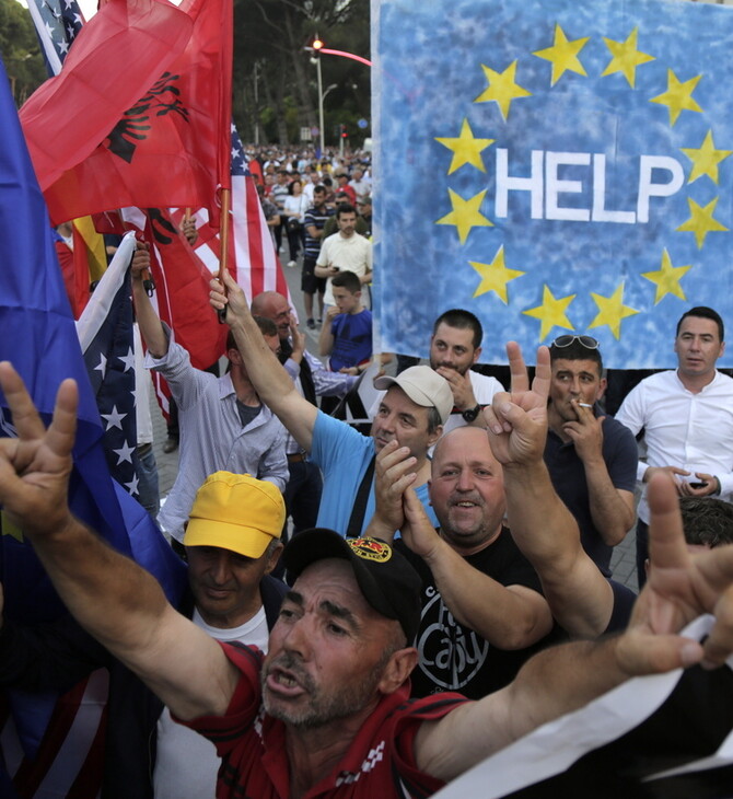 Αλβανία: Ο Ράμα δρομολογεί την καθαίρεση του Μέτα - Βαθαίνει η πολιτική κρίση